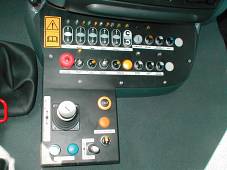 ROAD-RAIL WELDING MACHINE DAF WELDERLINER - road-rail vehicle with mobile flash butt welding device with integrated rail puller